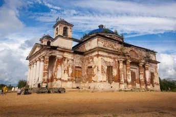 Петропавловская церковь в Переслегине